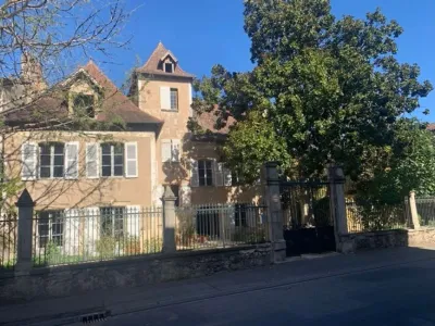 სასახლე იყიდება 46400 SAINT-CERE FR