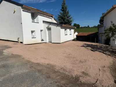 სახლი იყიდება 42620 Saint-Pierre-Laval FR